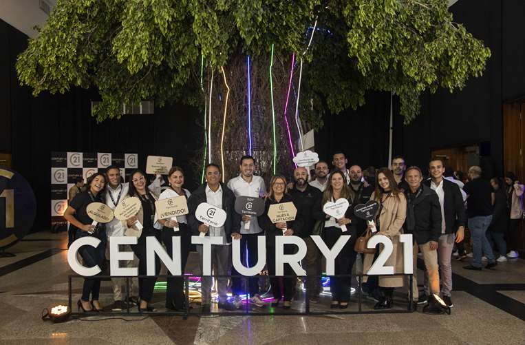 El equipo de CENTURY 21 Bolivia