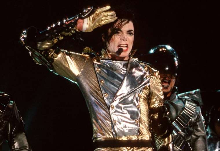 Michael Jackson en concierto durante la gira del History Tour en Múnich