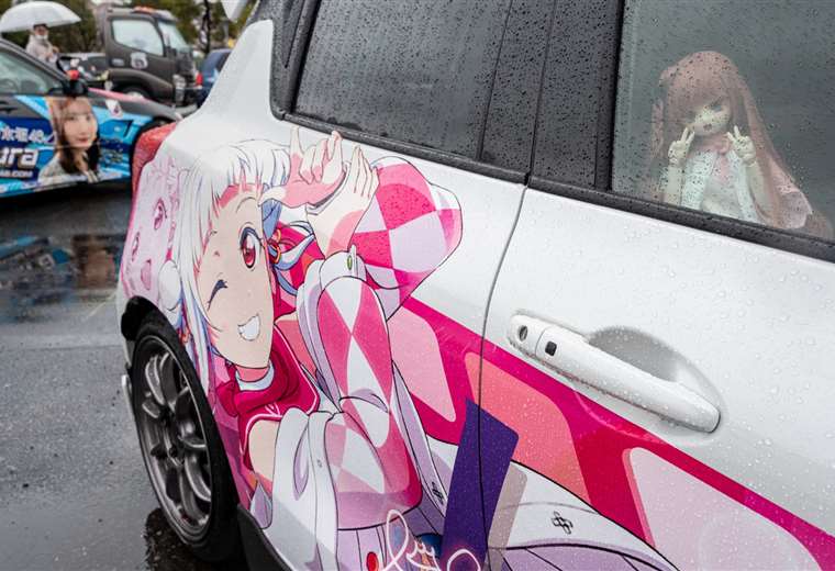 Decorating cars with animes gains followers in Japan