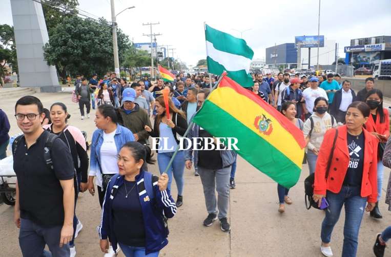 Marcha de los trabajadores del Banco Fassil. Fotos: Juan Carlos Torrejón