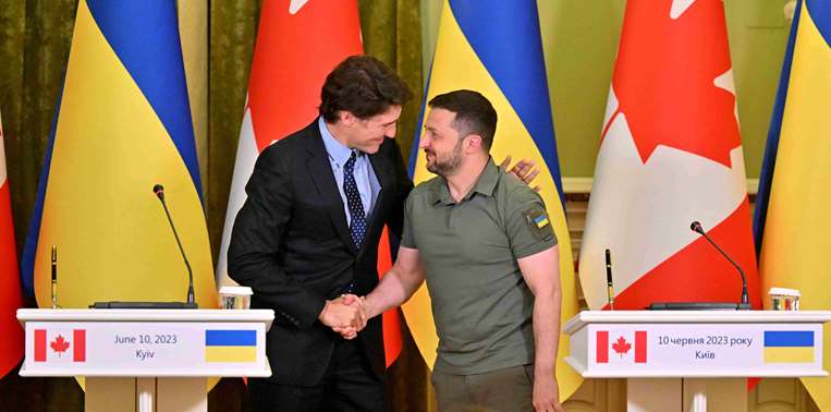 el primer ministro canadiense, Justin Trudeau y Volodimir Zelenski/AFP