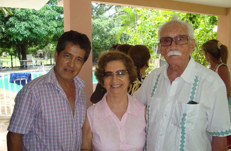 Botellón y los fundadores de EL DEBER, Rosita Jordán y Pedro Rivero (+) 