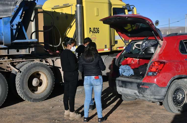 Police return vehicle and truck to relatives of Chilean Mario Bello