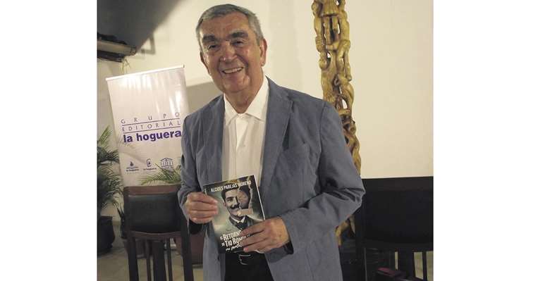 Alcides Parejas presenta su libro /Foto: Lizeth Ortiz
