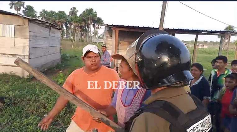 Avasalladores agreden a una comisión en Guarayos/Foto: Desther Ágreda