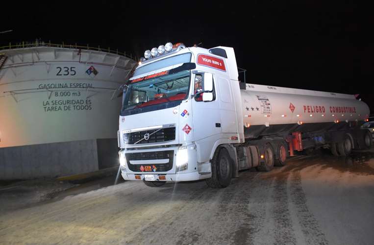 Llega combustible a El Alto /Foto: APG Noticias