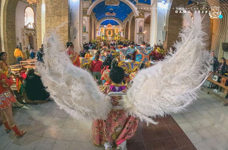 La iglesia del Socavón en Oruro recibe a su peregrinos en sábado de Carnaval