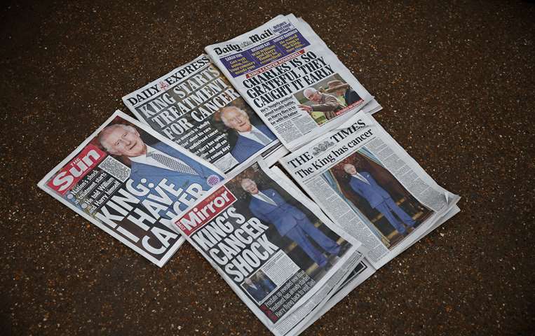 La prensa británica destacó la noticia de la enfermedad del Rey Carlos III / AFP
