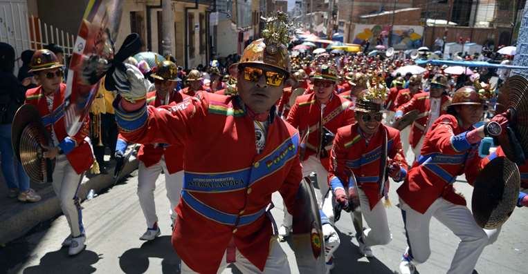 Músicos en el Primer Convite del Carnaval de Oruro 2024 / Foto: APG