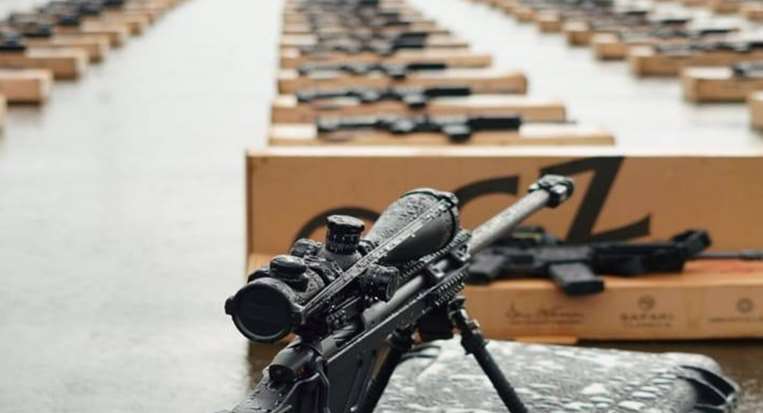 El armamento presentado en el cuartel de Chimoré. Foto: Ministerio de Gobierno