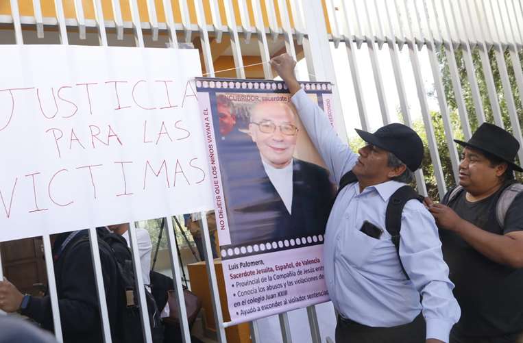 En Cochabamba piden castigo para autores y encubridores de caso de pederastia/APG