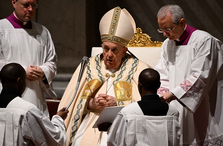 Papa Francisco en la Vigilia Pascual. Foto. AFP