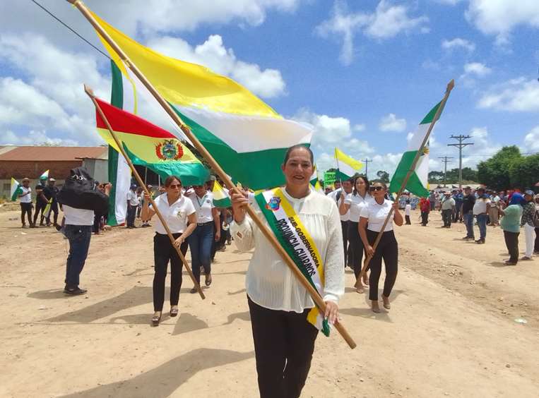 Desfile por aniversario de la provincia Guarayos /Foto: Désther Ágreda