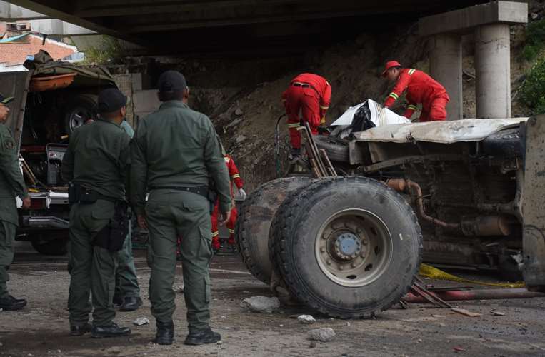 Accidente en autopista La Paz - El Alto/Foto: APG