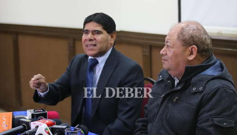 Carlos Romero y su abogado Jorge Pérez/Fuad Landívar 