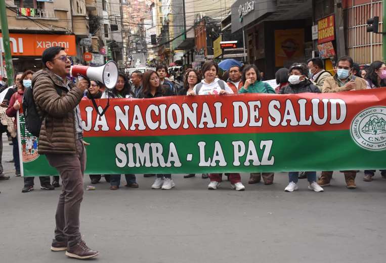 Marcha de los profesionales de salud en La Paz. Foto: APG