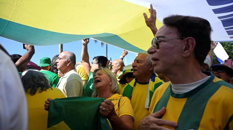 Seguidores de Jair Bolsonaro concentrados en Copacabana /Foto: AFP