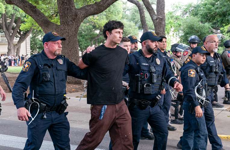 Un estudiante fue detenido en el campus de la Universidad de Texas en Austin / AFP