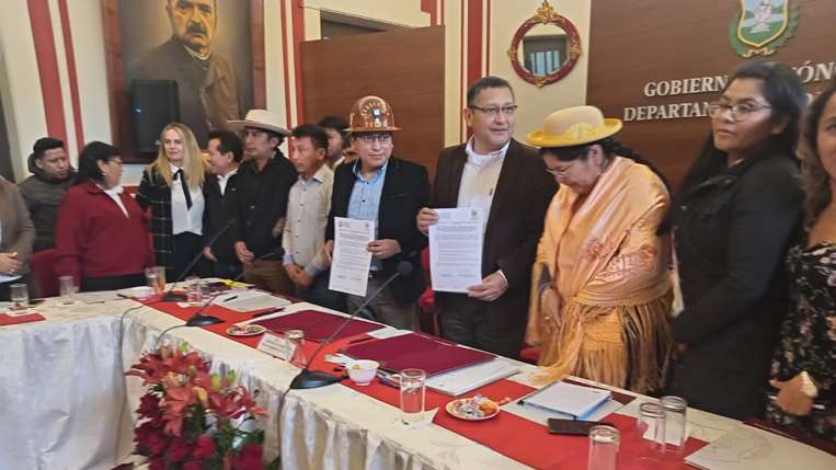 Firma de acuerdo entre gobernadores de Potosí y Tarija