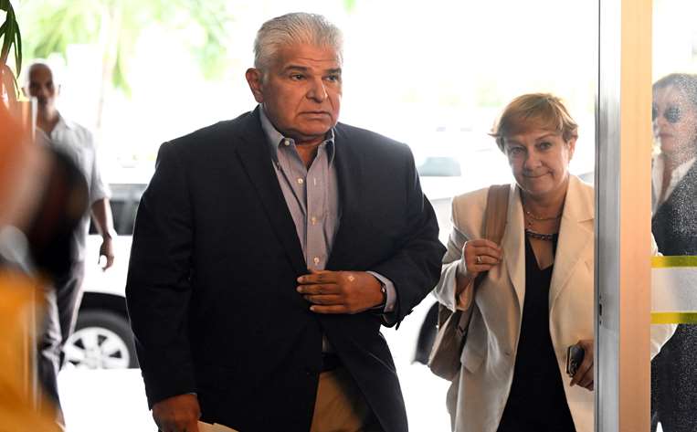José Raúl Mulino, llega a una reunión con miembros de la OEA en Panamá / AFP 