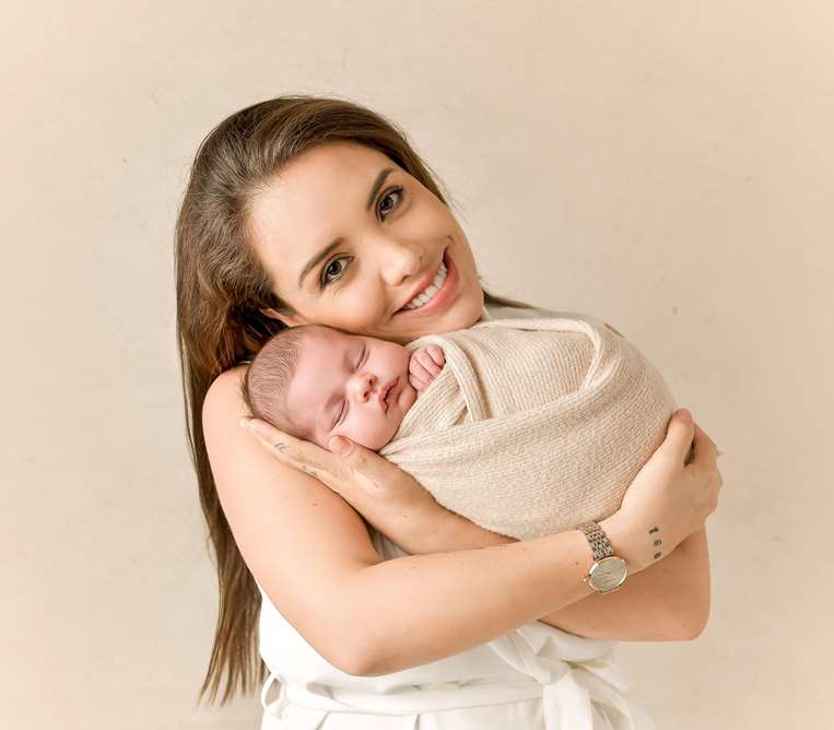 Andrea Fernández y su bebé Emiliano