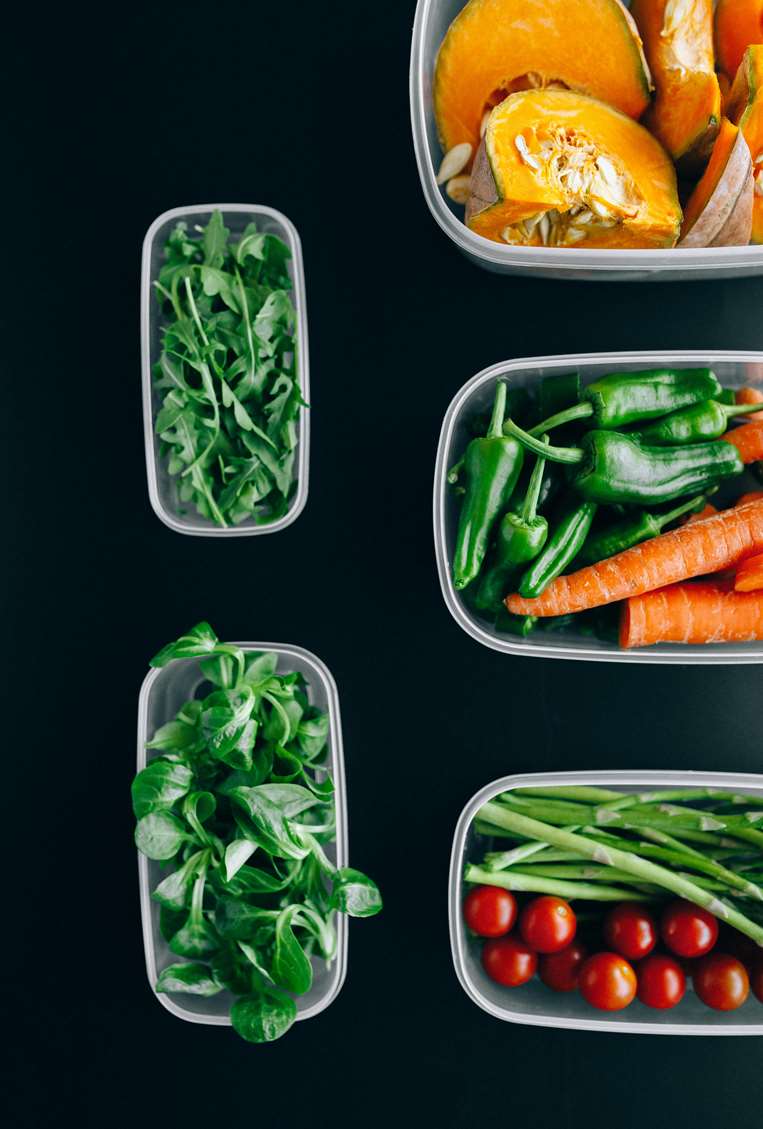 Consumir legumbres y verduras en ensaladas o guisos o crema