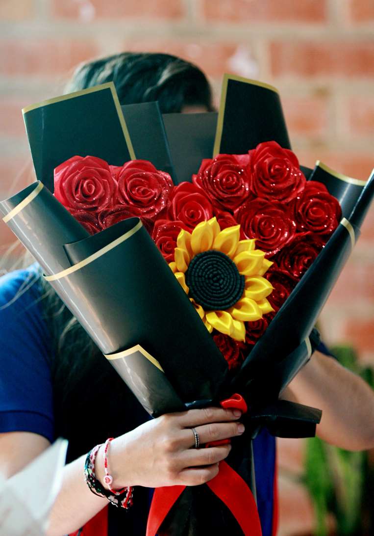 Rosas rojas para mamá como para los enamorados / Foto: Ricardo Montero