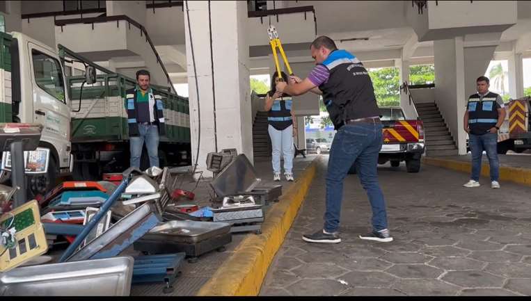 Control de balanzas adulterados en los mercados.