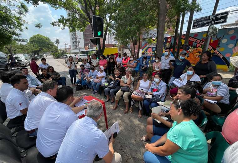 Familiares De Pacientes Con C Ncer Bloquean En Demanda De Nuevo