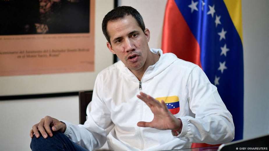 Guaidó travels to Colombia before summit on Venezuela