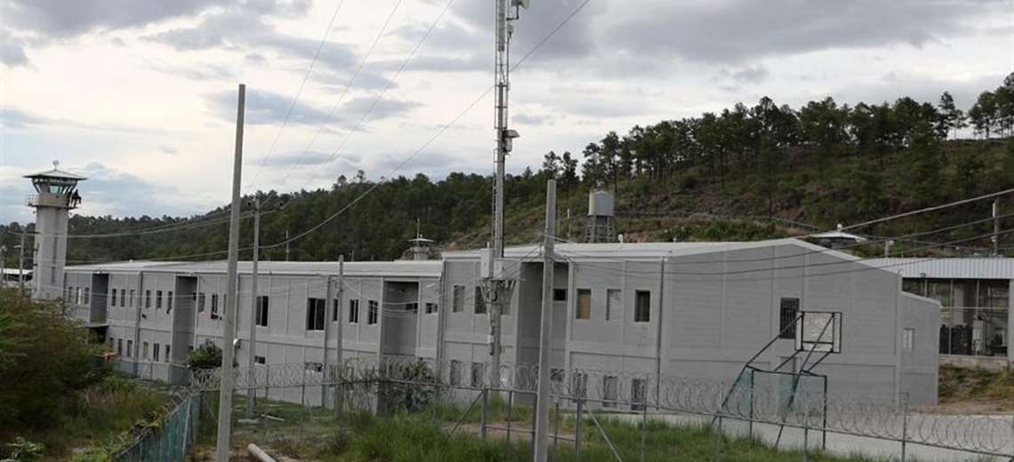 One dead and seven injured in clashes between gangs in four prisons in Honduras