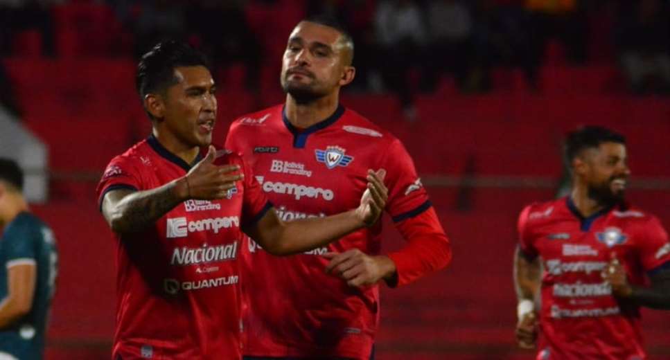 Wilstermann left the bottom of the table with a 4-0 win over Palmaflor