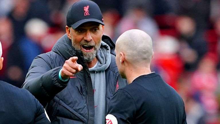 Klopp suspended for criticizing the referee