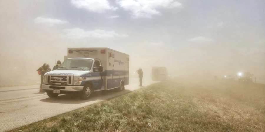 Multiple crash due to dust storm leaves at least six dead in the US