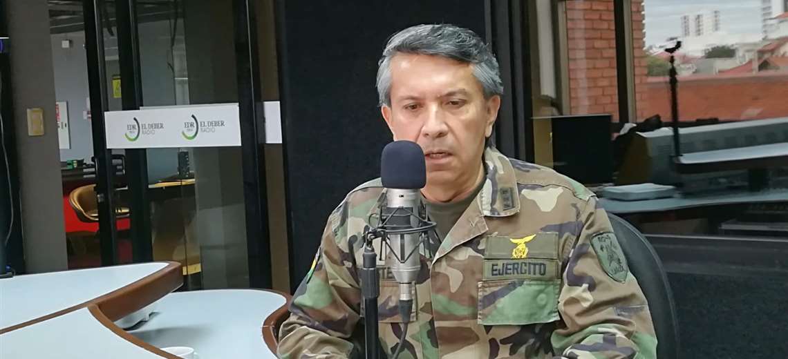 Santistevan: "The military high command does not decide or move a single soldier as long as it does not have political order"