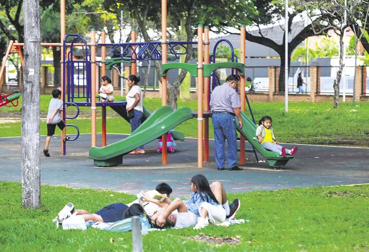 El Parque Urbano se abre al esparcimiento y al deporte pero falta