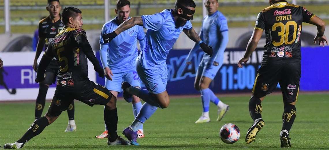 Bolívar crushed Libertad Gran Mamoré 4-0 with two great goals from Carmelo Algarañaz and Bruno Sávio