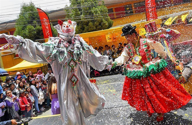 Big time! This is how residents of La Paz will celebrate their anniversary in Santa Cruz