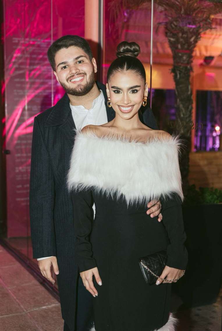 Luis Carlos Zambrano junto a su hermana Anahí Zambrano