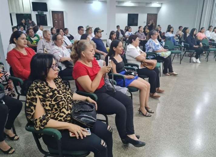 Los lectores  en la Aula Magna de la Upsa. Foto: Jorge Gutiérrez y Saulo Limpias