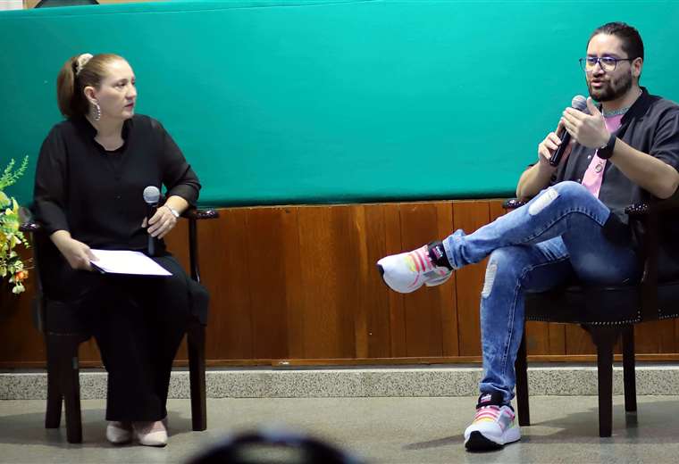 Raquel Clouzet junto al diseñador de moda Paulo Silva. Foto Jorge Gutiérrez y Saulo Limpias