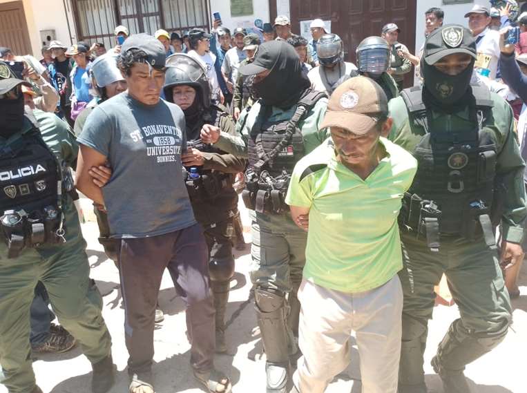 Bloqueadores arrestados en Mairana /Foto: Hans Montaño