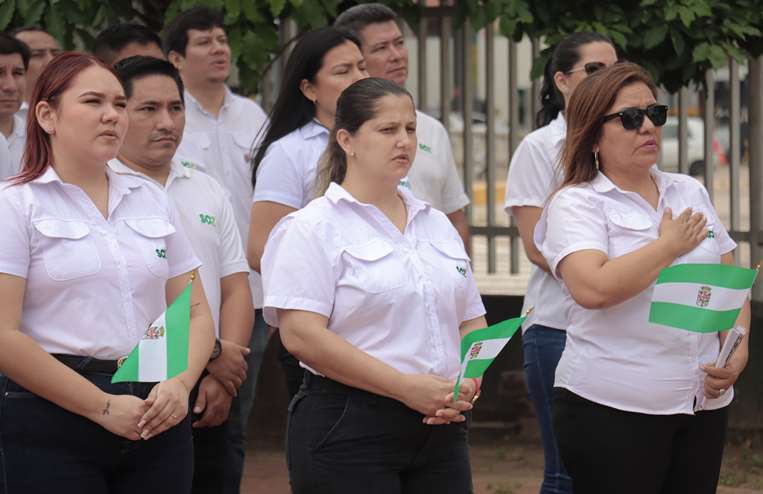 Iza de bandera (Foto: Gobernación)