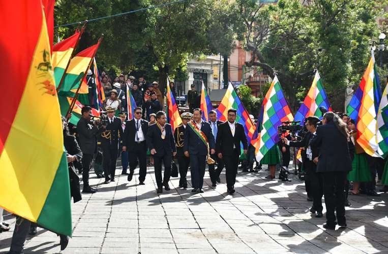 Se inició la celebración de los 4 años de gobierno con una ofrenda en plaza Murillo/APG