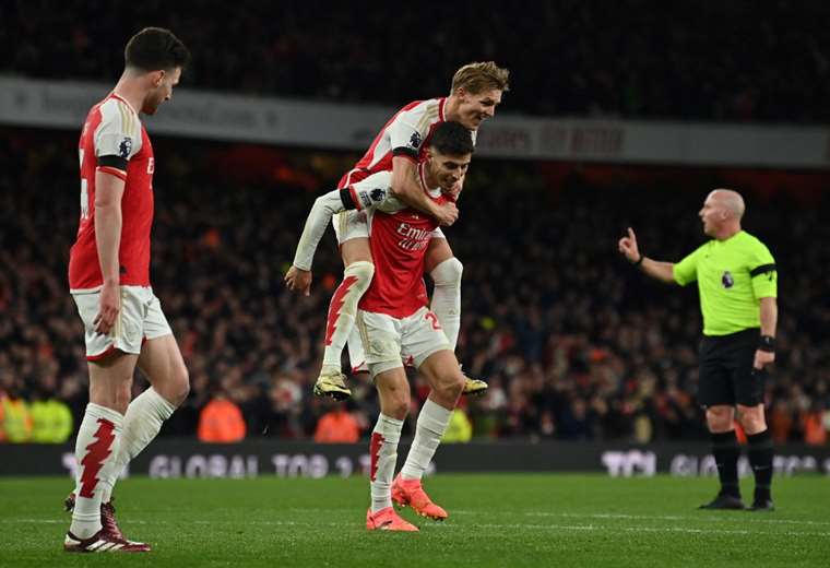 Arsenal Golea Al Chelsea Y Recupera El Liderato En Solitario El Deber