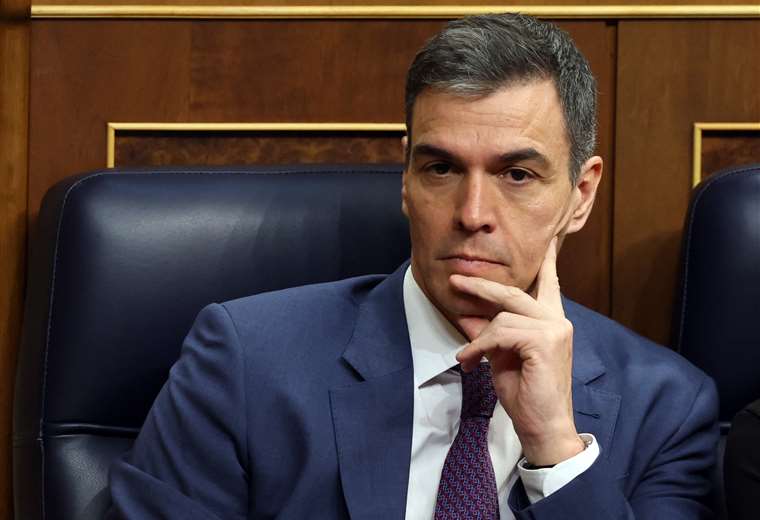 Oposición en España acusa a Pedro Sánchez de dar un "espectáculo" ante el mundo | El Deber