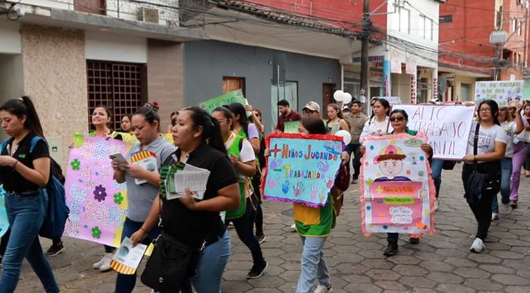 Marcha contra el trabajo infantil en Santa Cruz de la Sierra