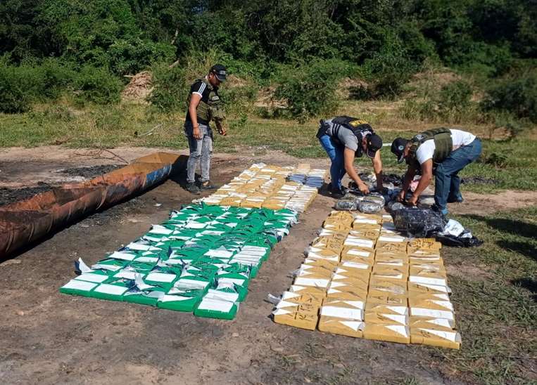 Más de una tonelada de cocaína incinerada en Warnes. Foto: Felcn