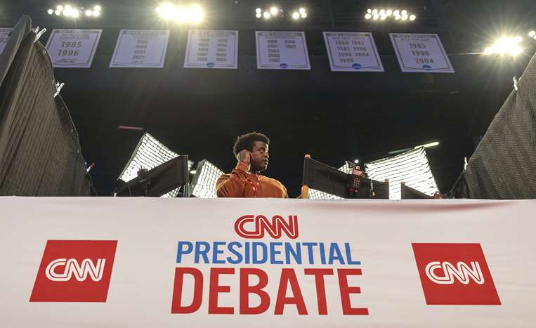 El estudio de CNN se prepara para el primer debate presidencial / AFP 