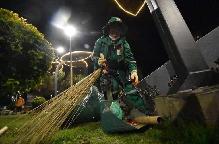 Destrozos a la plaza Abaroa /Foto: Alcaldía de La Paz